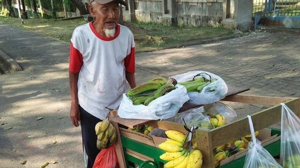 Indonesian banana-seller Suratman