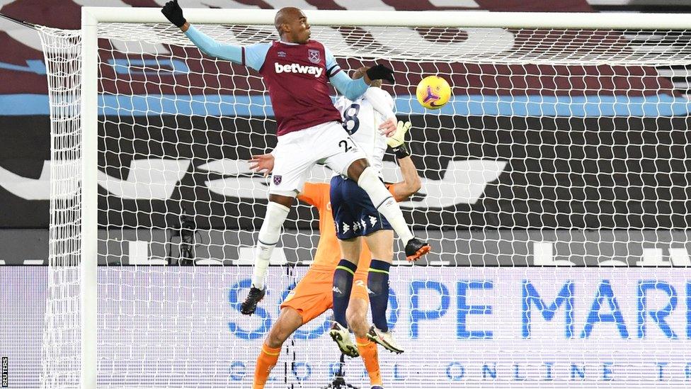 Angelo Ogbonna scores