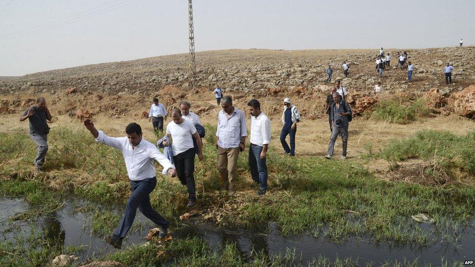 Pro-Kurdish politicians attempts to walk to Cizre