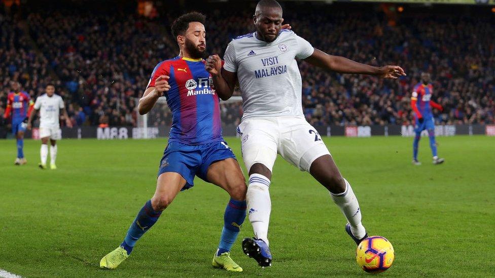 Andros Townsend a Sol Bamba