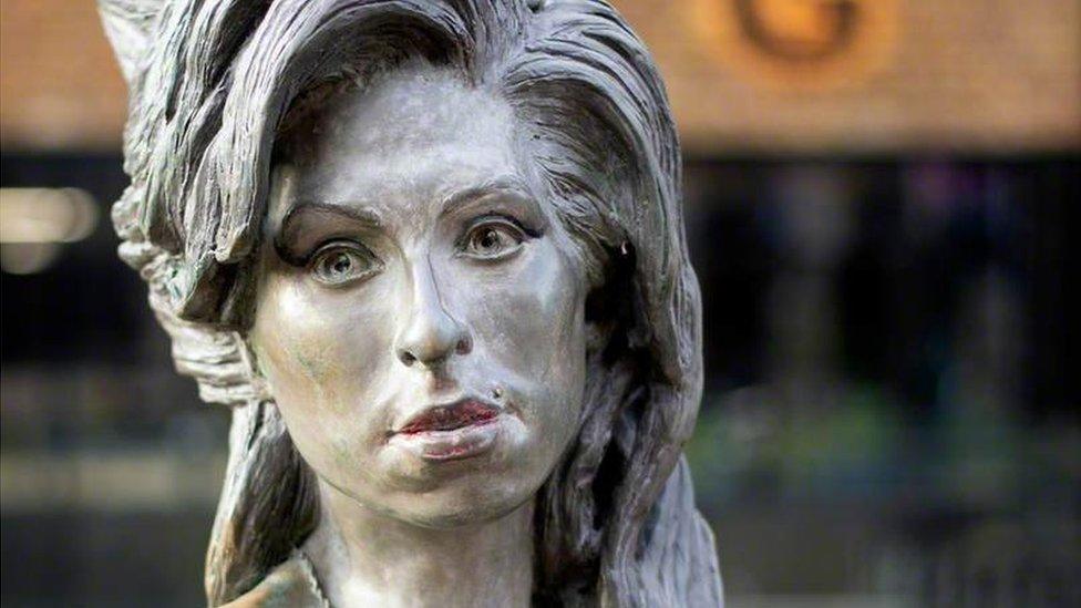 Amy Winehouse statue