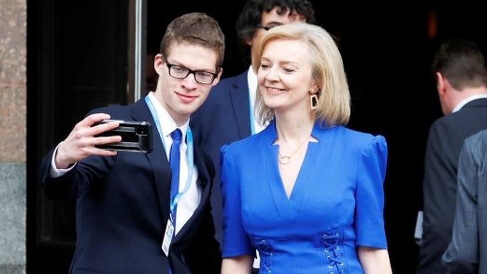 Liz Truss and selfie hunter