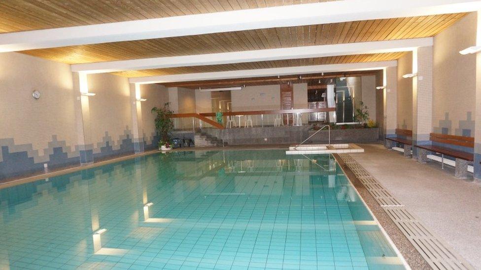 Hotel pool (Apartmenthaus Paradies website)