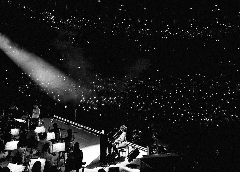 Raye plays the Royal Albert Hall