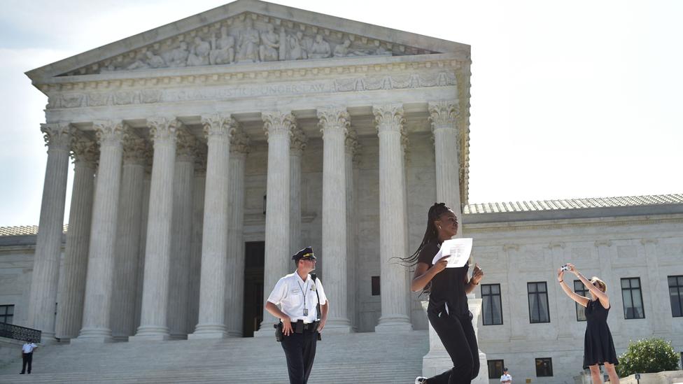 intern runs outside the Supreme Court