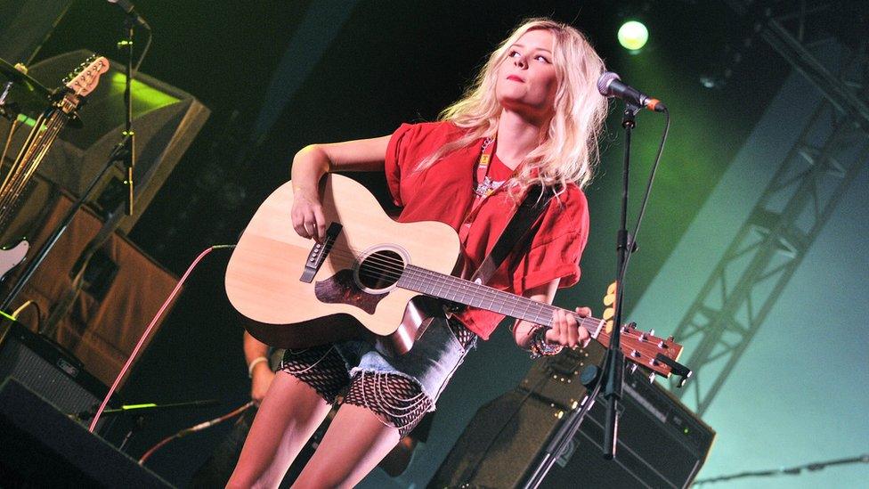 Nina Nesbitt in 2013