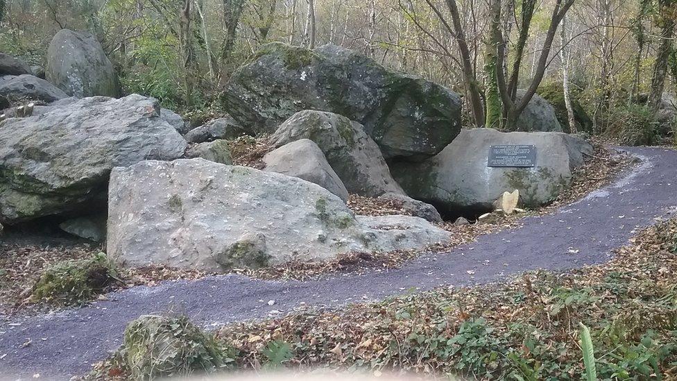 Memorial stone