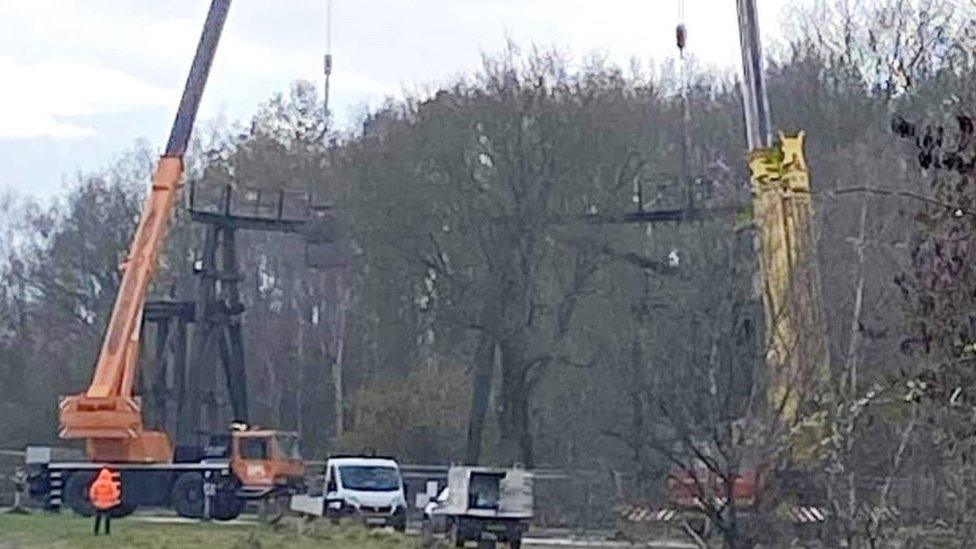 Cranes removing Brinsley Headstocks