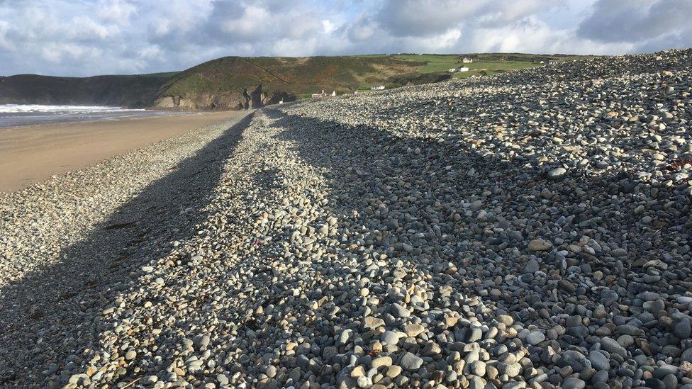 Photo of the shingle bank at Newgale