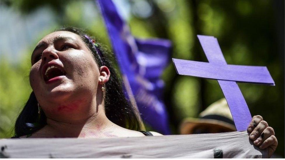 A woman in Mexico City protesting against the murder of Mara Fernanda Castilla (17/09/2017)