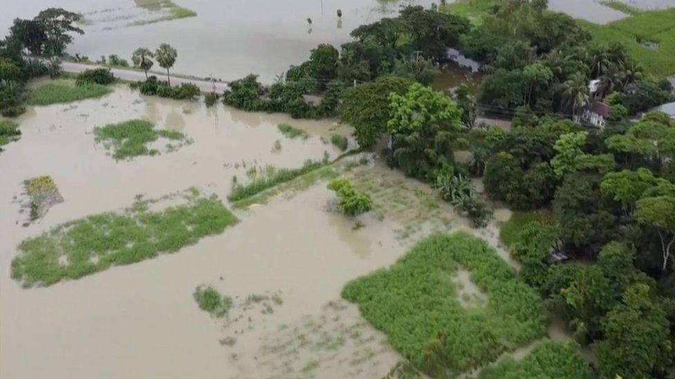 Dŵr llifogydd yn Bangladesh