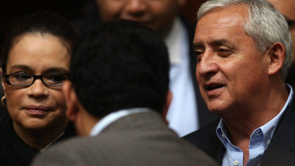 Otto Perez Molina next to former vice president Roxana Baldetti at court hearing in Guatemala City, 13 June 2016