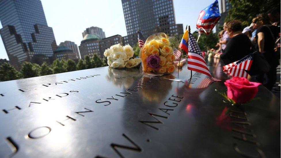 Tributes-on-the-9/11-memorial-in-New-York