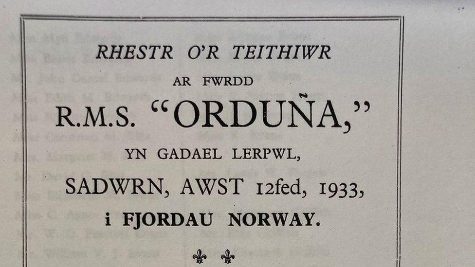 Roedd y rhaglen yn cynnwys rhestr o'r 458 o Gymry Cymraeg oedd ar fwrdd y llong