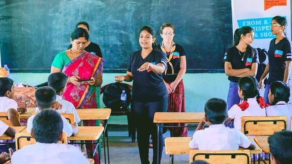 Guides in Sri Lanka lead school session on gender violence