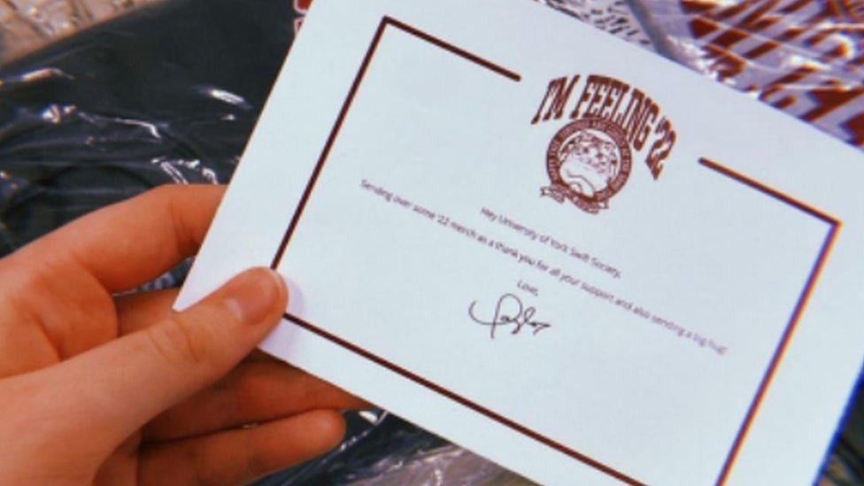 A note signed by Taylor Swift