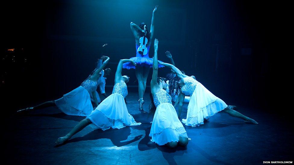 In their sizzling shows at the Pleasance Grand, Cuban dance company Balletronic performed a sensual fusion of classical and contemporary live music and dance.