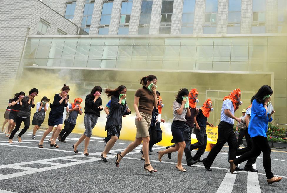 2012 civil defence exercise in Seoul simulates gas attack