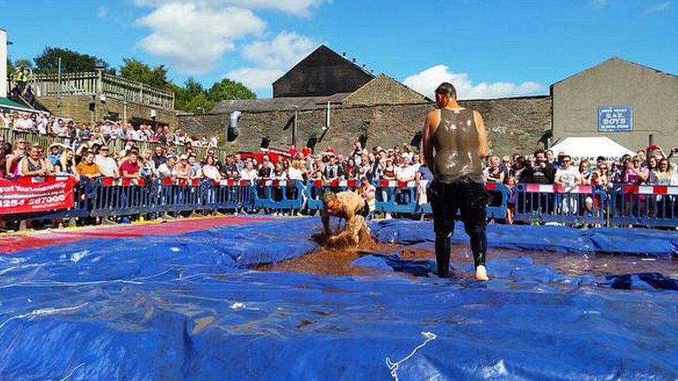 Gravy wrestling