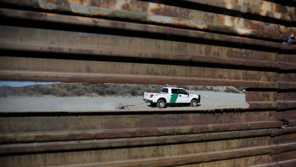 US patrol vehicle at Mex border