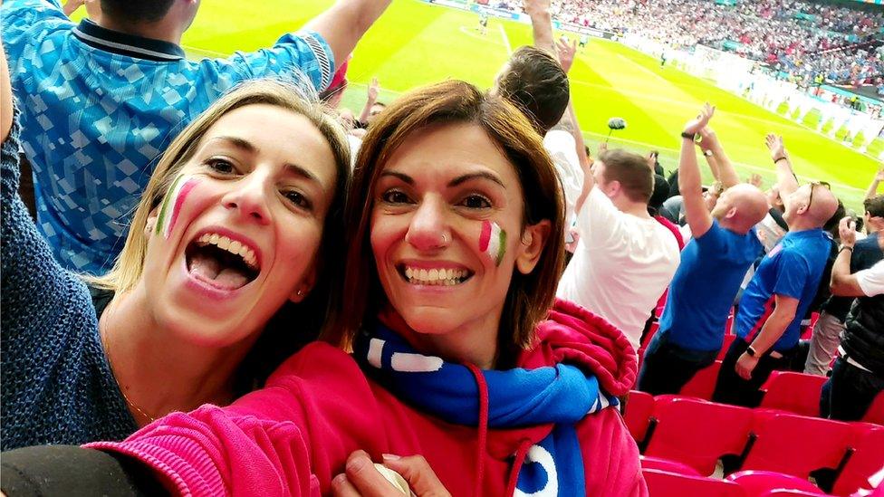 Roberta Cuppari (right) with her friend