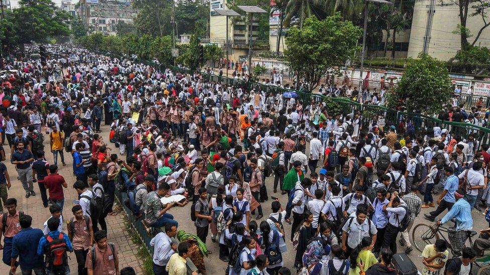 Students block road in Dhaka - 4 August