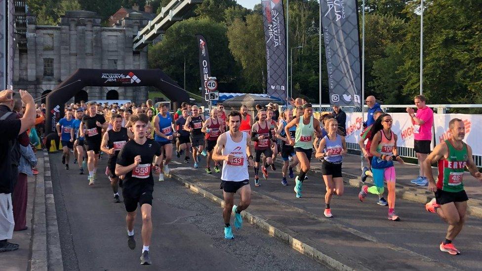 Dechrau Hanner Marathon Môn 2021