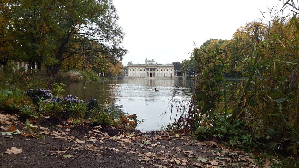 The onset of winter can already be felt in Warsaw's Łazienki Park