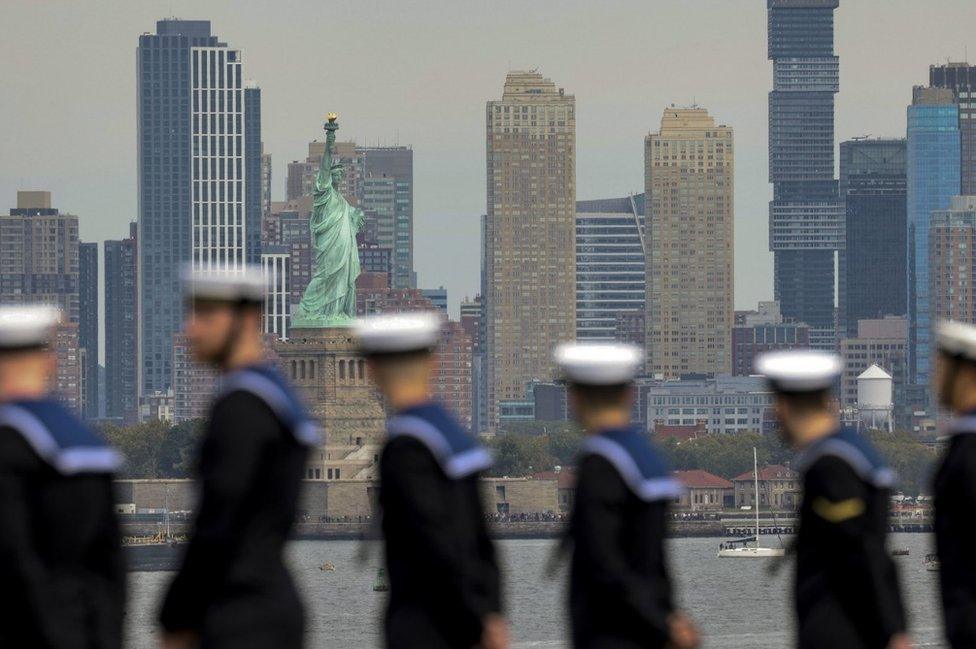 HMS Queen Elizabeth arrives in New York