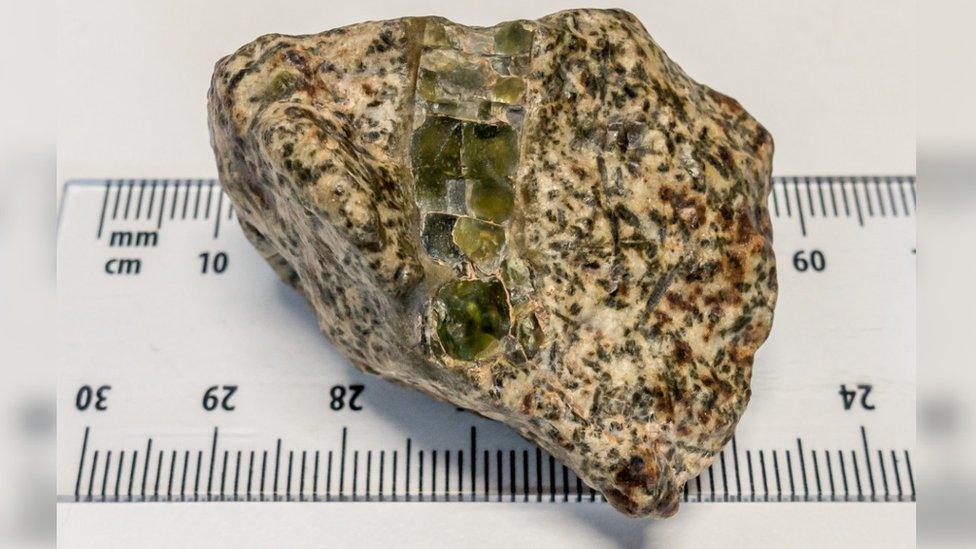 Meteorite Erg Chech 002 changes view on the formation of the Meteorite Erg Chech 002 changes view on the formation of the