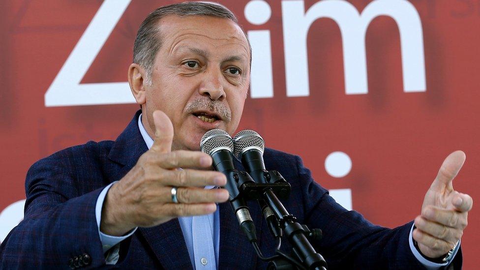 President Erdogan speaking in Istanbul, 5 Jun 16