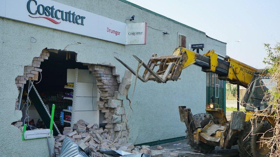 There was an attempted robbery of a cash machine at a Costcutter at Drumgor shops in Craigavon