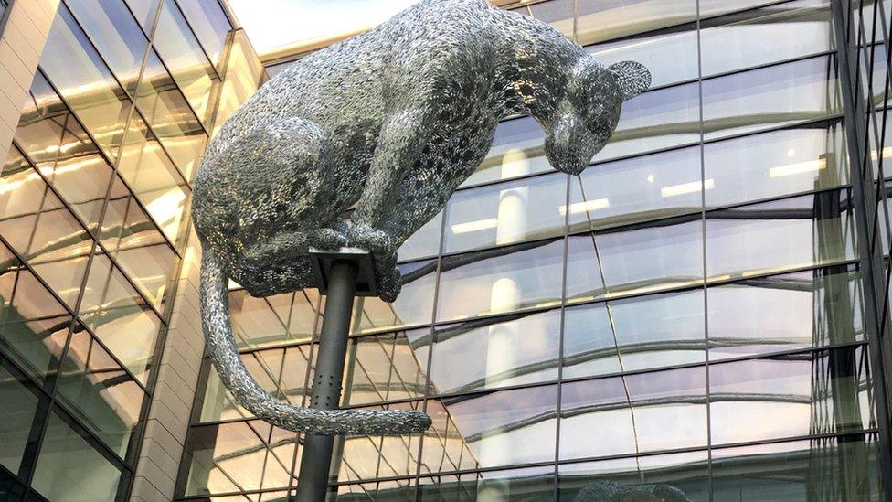 Leopard sculpture