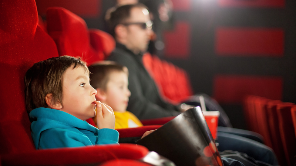 children-at-cinema.