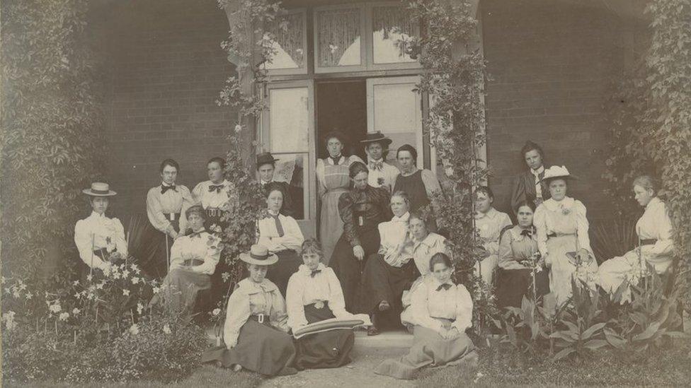 Group photograph of Swanley female students