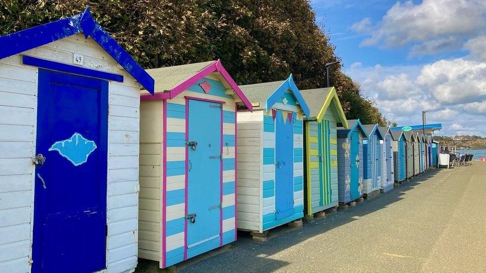 SUNDAY - Beach huts at Shanklin