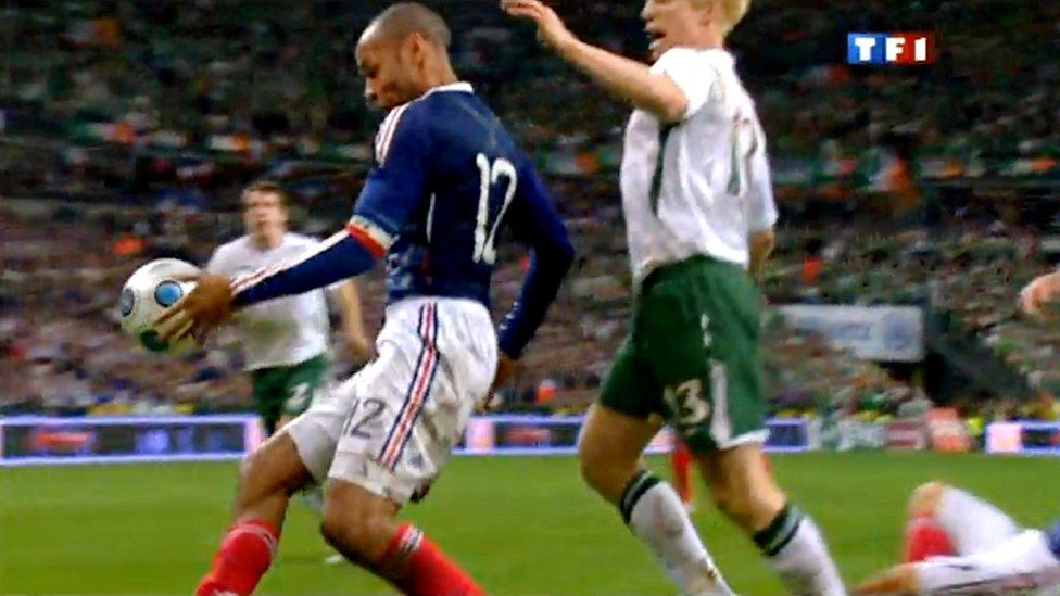 Thierry Henry handball in 2009