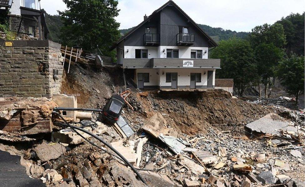 A flood crater in Altenahr, 19 Jul 21