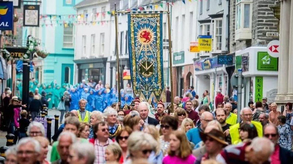 Roedd cryn fwrlwm pan gyhoeddwyd Eisteddfod Genedlaethol Ceredigion yn Aberteifi yn 2019