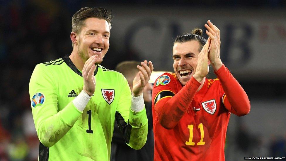 Wayne Hennessey a Gareth Bale