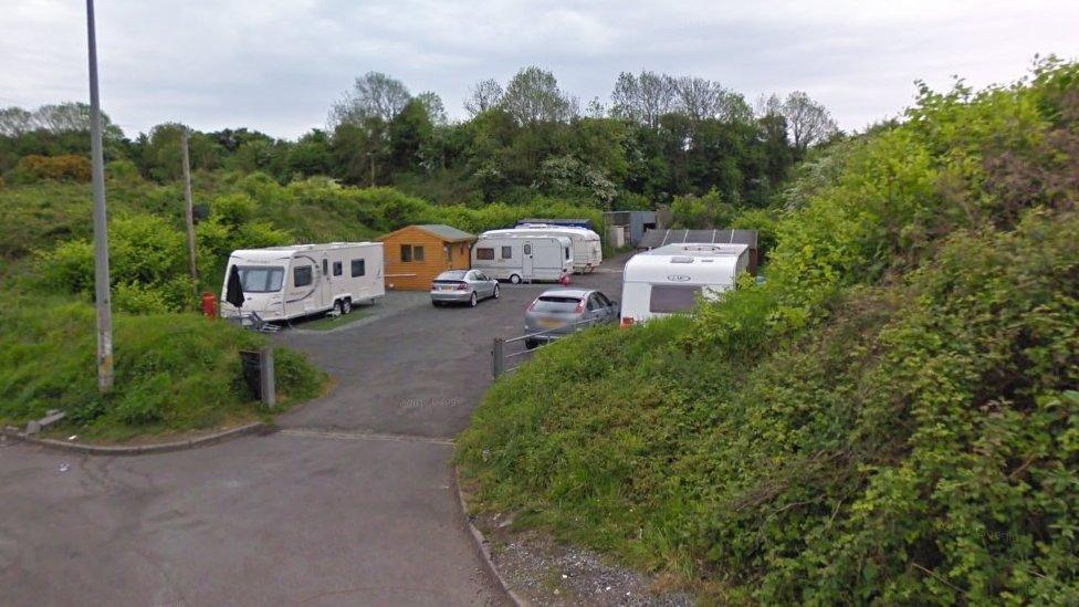 Castle Quarry traveller site