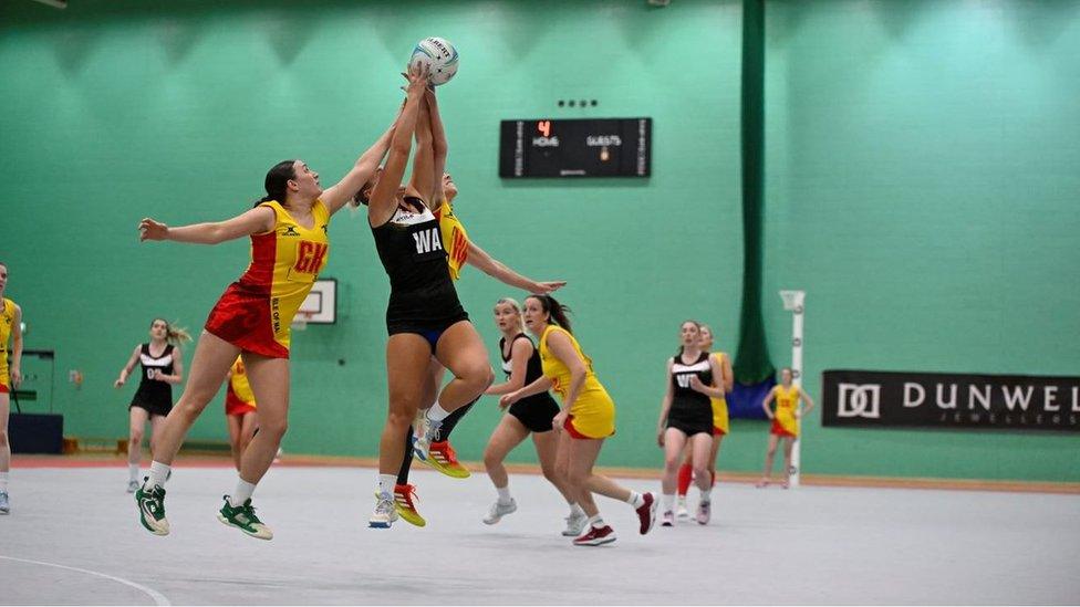 Netball players in the competition