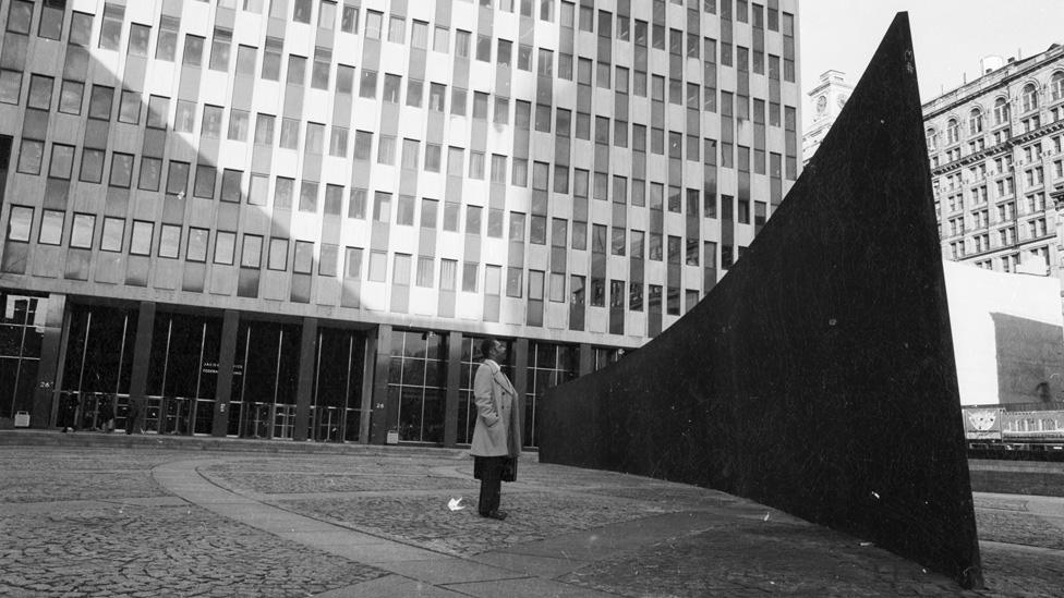 January 1981: 'Tilted Arc', a 120 ft-long sculpture by Richard Serra divides Federal Plaza in Lower Manhattan, New York.