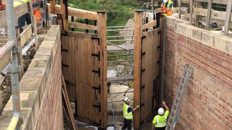 Grantham Canal Lock 14's new gates