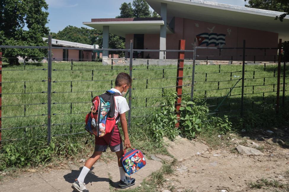 Eyko Rodríguez Lara on his way to school