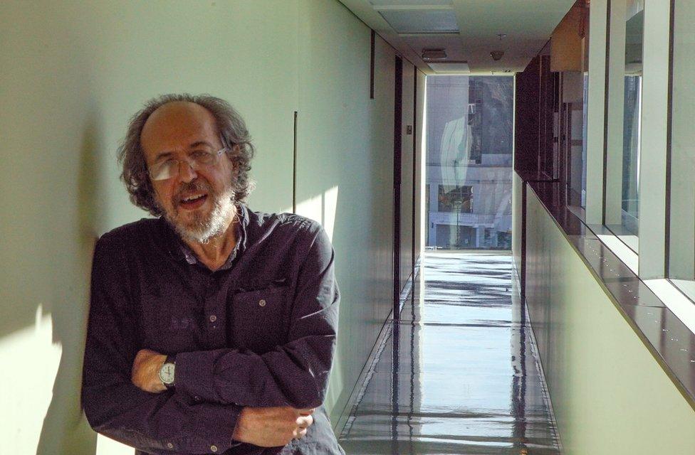 Prof Lee Smolin