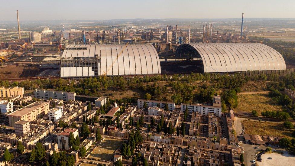 The 300m euro dome that ArcelorMittal is building to cover the mineral park on the side of Tamburi's neighbourhood and Taranto’s biggest cemetery