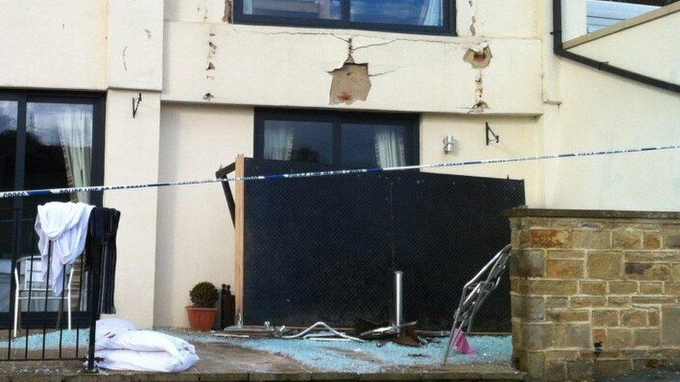 Collapsed balcony at Casa hotel