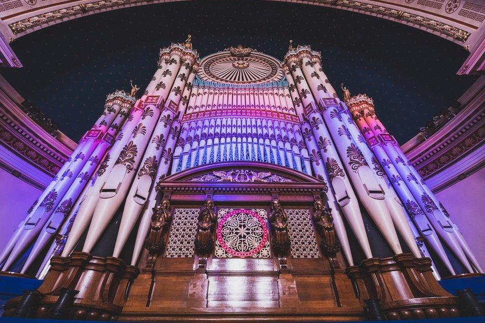 Organ in Leeds Town Hall