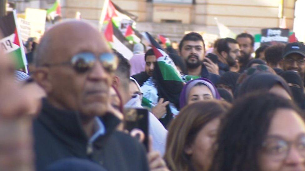 People at a pro-Palestinian rally